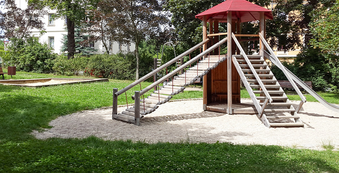 Der Outdoor Spielplatz in Heidenau Karl-Marx-Straße